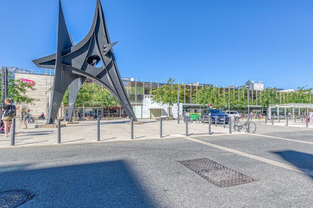Le Petit Parfait Confort Gare Hamac Netflix Grenoble Exterior photo
